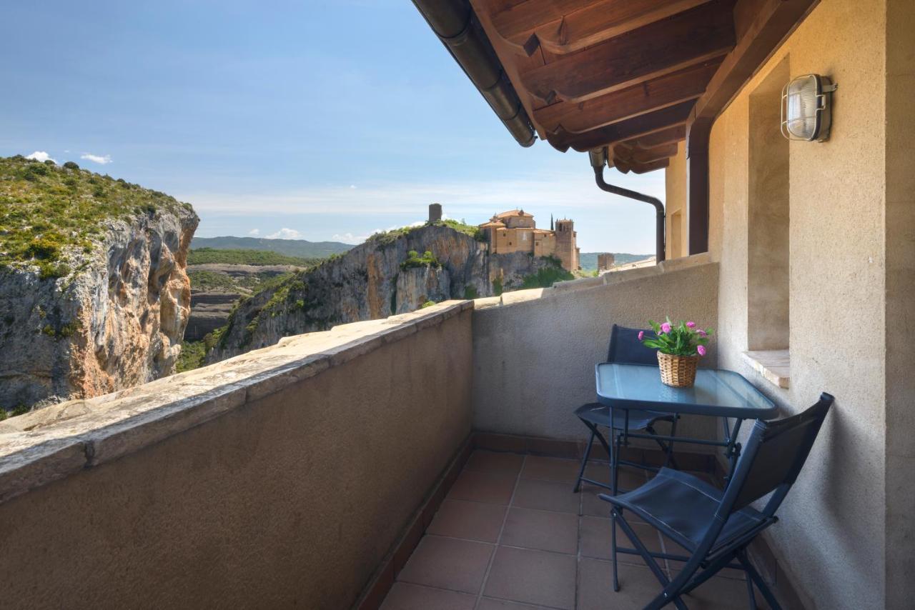 Apartamentos Casa Aurelia Alquézar Exteriör bild
