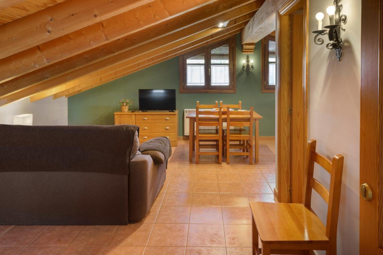 Apartamentos Casa Aurelia Alquézar Exteriör bild